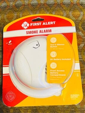 First Alert White Smoke Alarm with 9V Battery Included